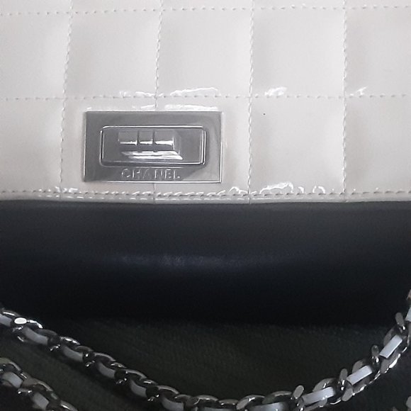 Chanel Lambskin//Patent Flap  2.55 Chain Shoulder Bag 2000-2002 - Picture 8 of 16